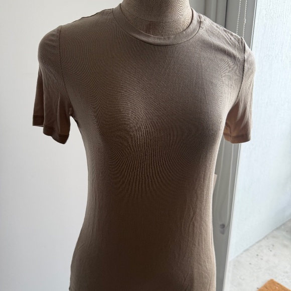 AG Jeans Ribbed Top Size Medium - Picture 1 of 6